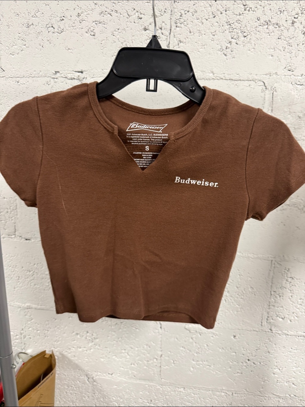 Budweiser Brown V‑Notch Cropped Tee Size Small T Shirt